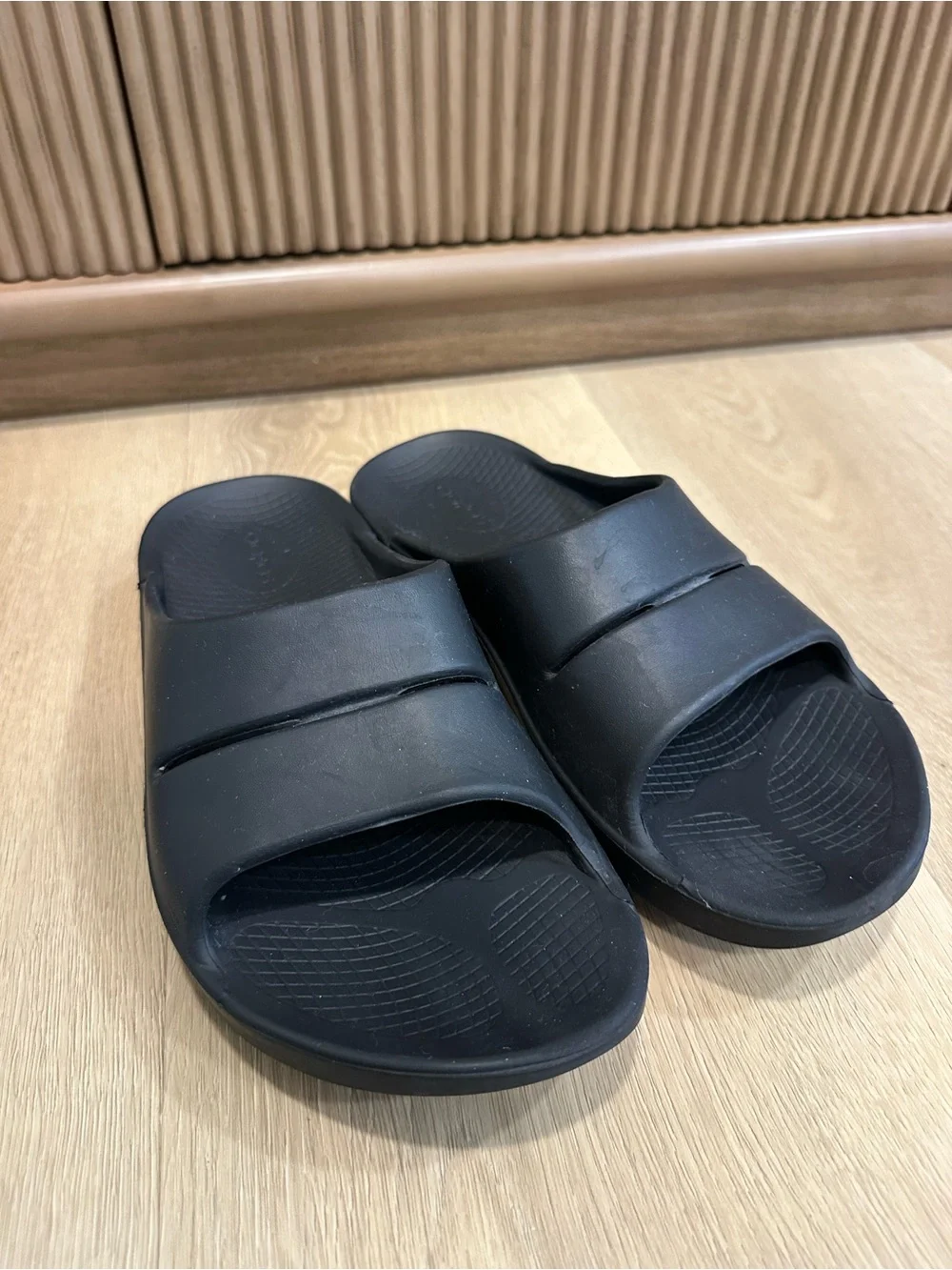 OOFOS OOahh recovery slides Black Slide Sandals - Minimal Slip-On Design